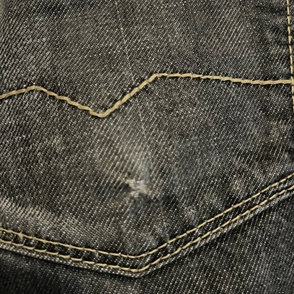 Hugo Boss denim black washed colourway perfect worked in 33X32 zipper fly - Picture 6 of 9